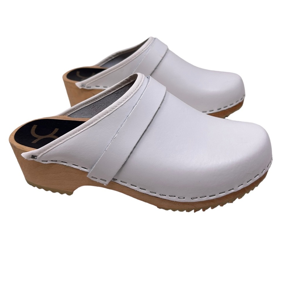 New! Swedish white leather clogs